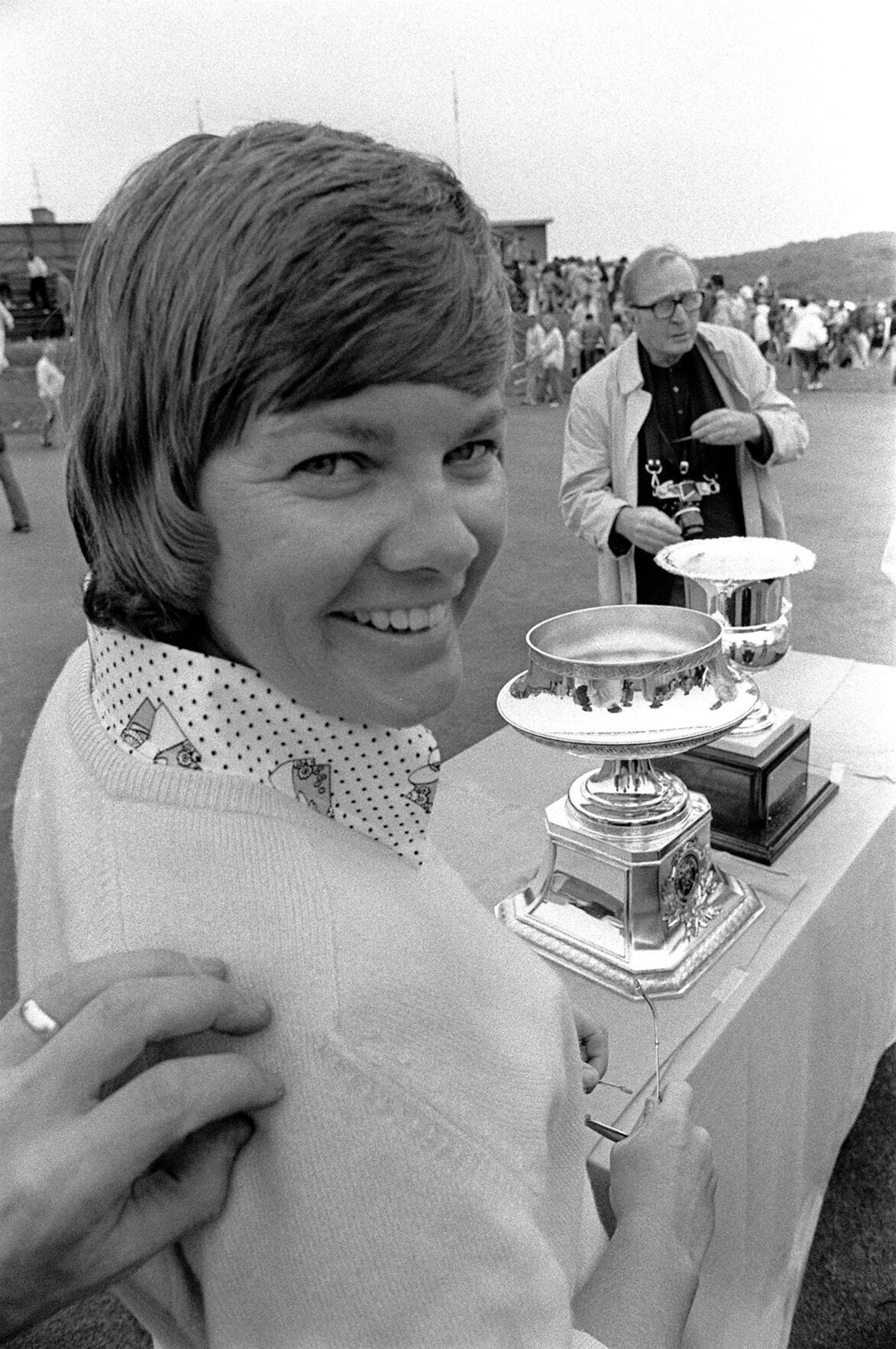 1974: Sandra Haynie wins LPGA championship by two strokes over JoAnne Carner.